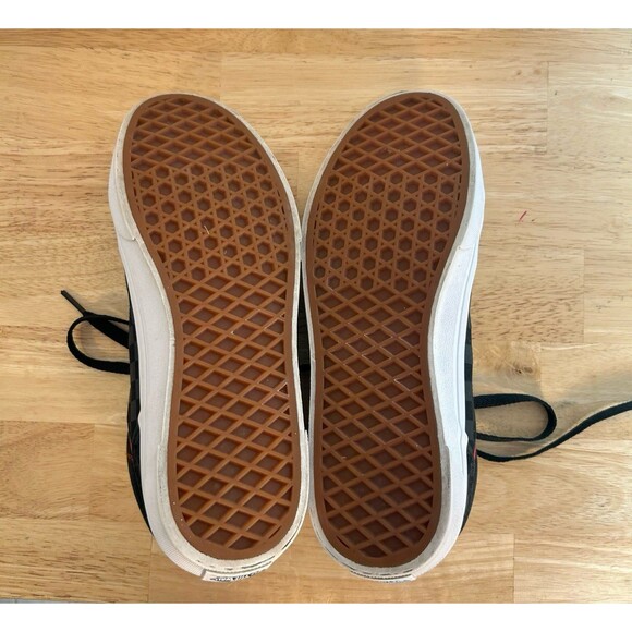 Vans Seldan Checkerboard Pattern Black/Red Skate Shoes Youth Size 7 Gently Used - Picture 4 of 6